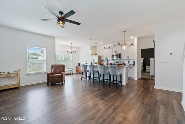 $353,656 | 31 Twin Lks Drive, Byhalia, MS 38611