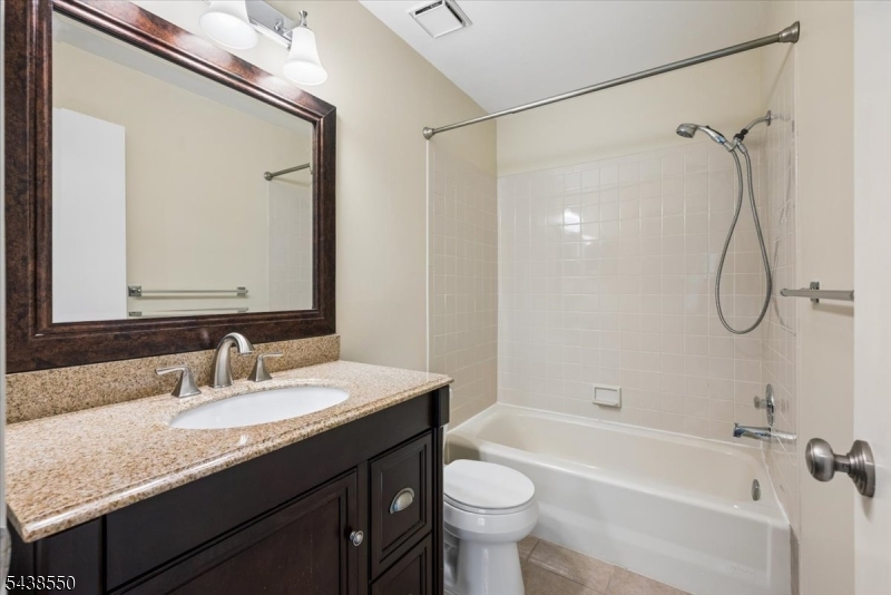 40 Ray Court Bedminster, NJ 07921 - Photo 17 of 25
