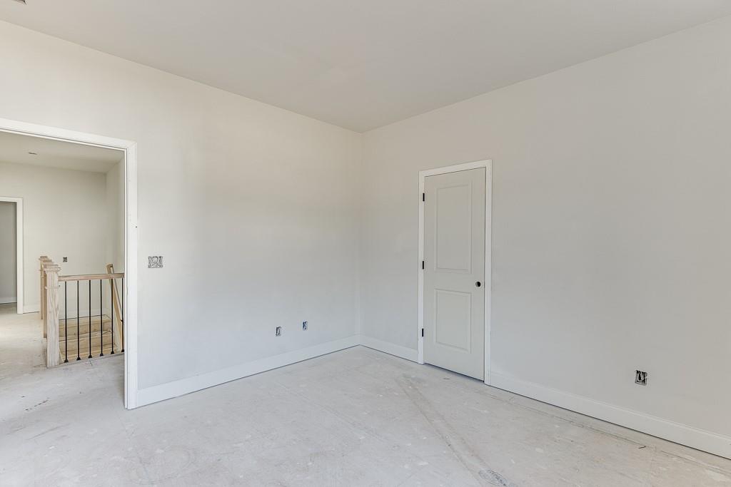 1075 Poppy Lane Jefferson, GA 30549 - Photo 25 of 36 a view of room with walk in closet