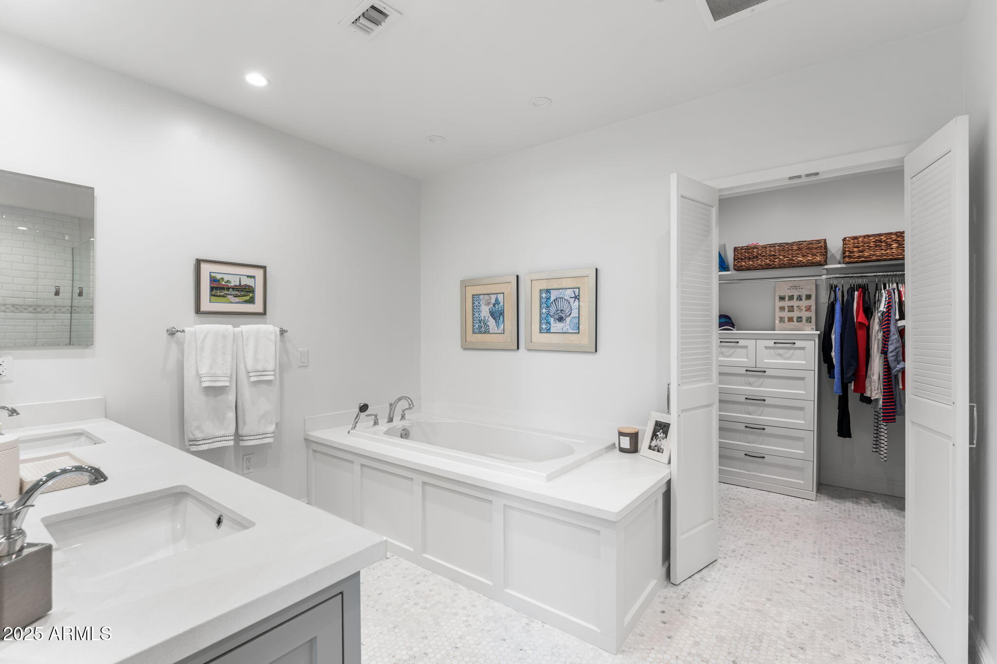 208 West Portland Street, Unit 662 Phoenix, AZ 85003 - Photo 12 of 24 Primary Bath