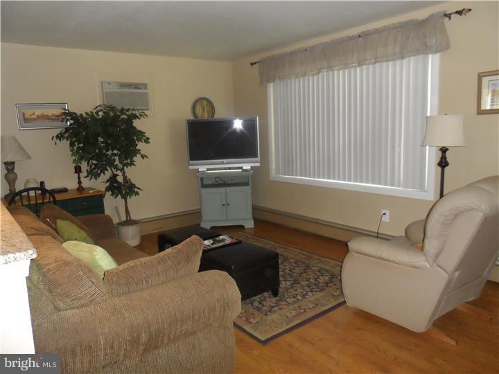 1131 Cherry Tree Road Aston, PA 19014 - Photo 2 of 20