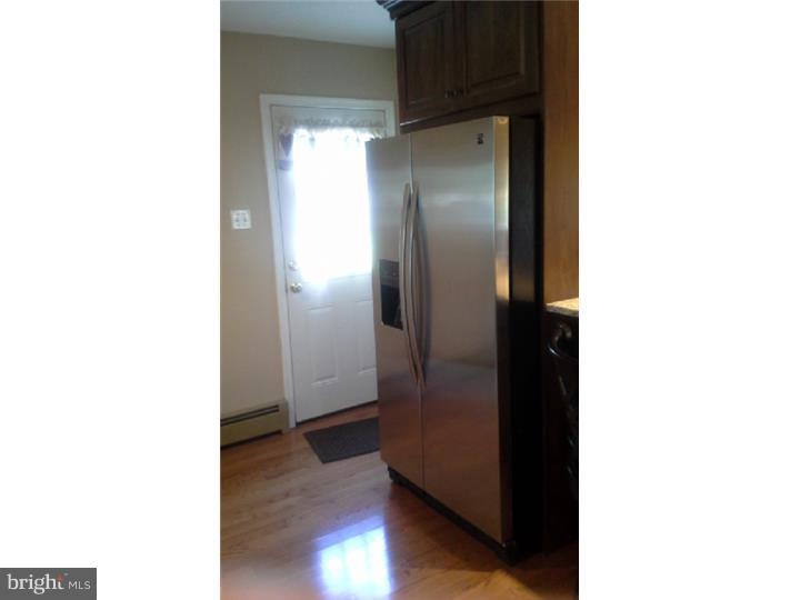 1131 Cherry Tree Road Aston, PA 19014 - Photo 9 of 20 Kitchen
