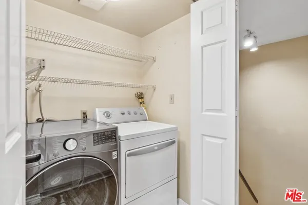 $3,700 | 5340 Wilkinson Avenue, Unit 6, Valley Village, CA 91607