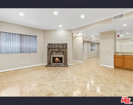 $3,700 | 5340 Wilkinson Avenue, Unit 6, Valley Village, CA 91607