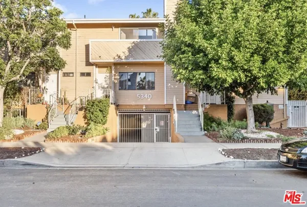 $3,700 | 5340 Wilkinson Avenue, Unit 6, Valley Village, CA 91607