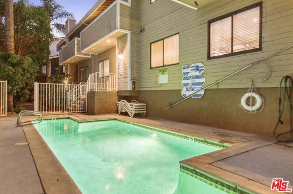 $3,700 | 5340 Wilkinson Avenue, Unit 6, Valley Village, CA 91607