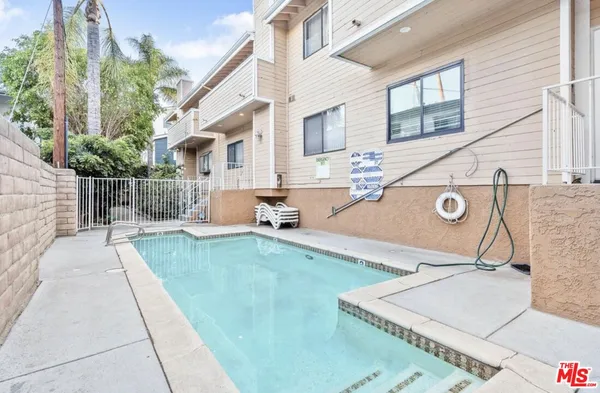 $3,700 | 5340 Wilkinson Avenue, Unit 6, Valley Village, CA 91607