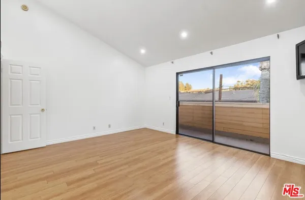 $3,700 | 5340 Wilkinson Avenue, Unit 6, Valley Village, CA 91607