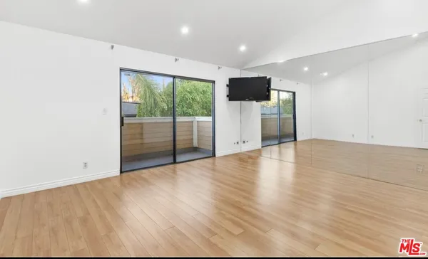 $3,700 | 5340 Wilkinson Avenue, Unit 6, Valley Village, CA 91607