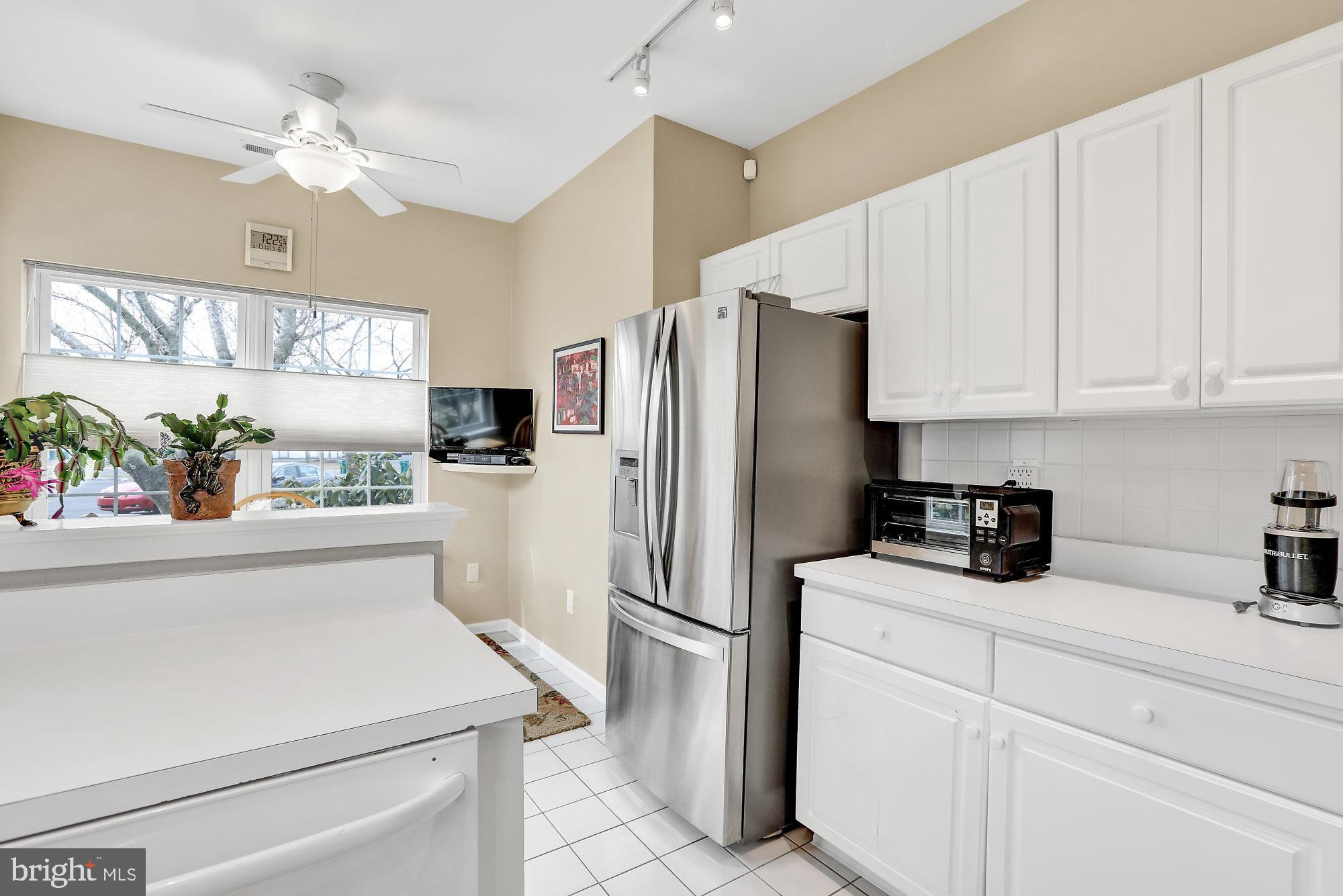 2705 Sterling Road, Unit 184 Yardley, PA 19067 - Photo 8 of 16 Kitchen