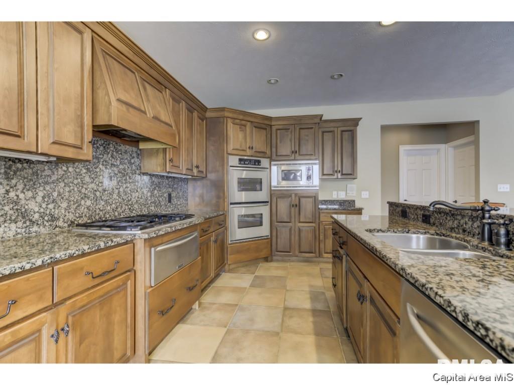 4605 Wildcat Run Springfield, IL 62711 - Photo 8 of 33