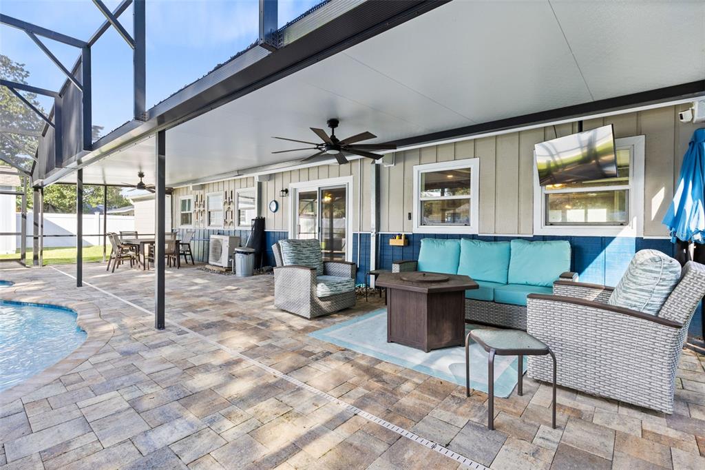 440 East Orange Street Altamonte Springs, FL 32701 - Photo 23 of 39 a living room with furniture