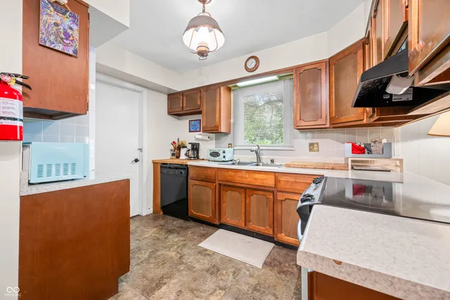 $310,000 | 4654 Lower Schooner Road, Nashville, IN 47448