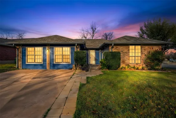 $2,500 | 12002 Swan Drive, Austin, TX 78750