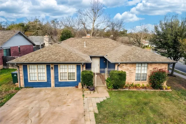 $2,800 | 12002 Swan Drive, Austin, TX 78750