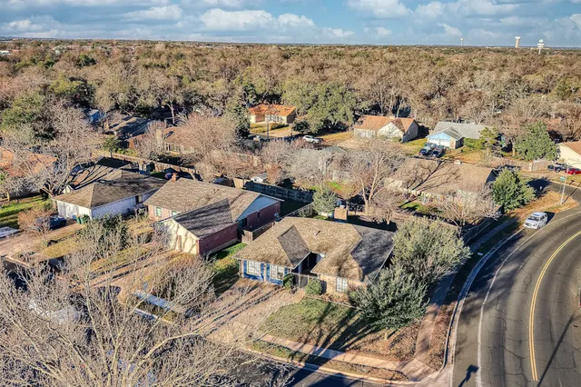 $2,800 | 12002 Swan Drive, Austin, TX 78750