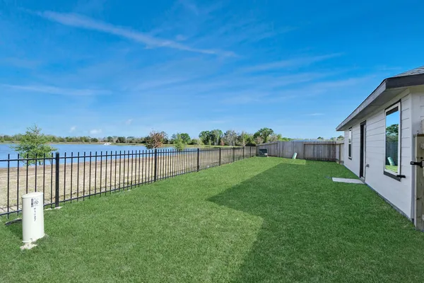 $2,400 | 1027 Bluegill Lane, Alvin, TX 77511