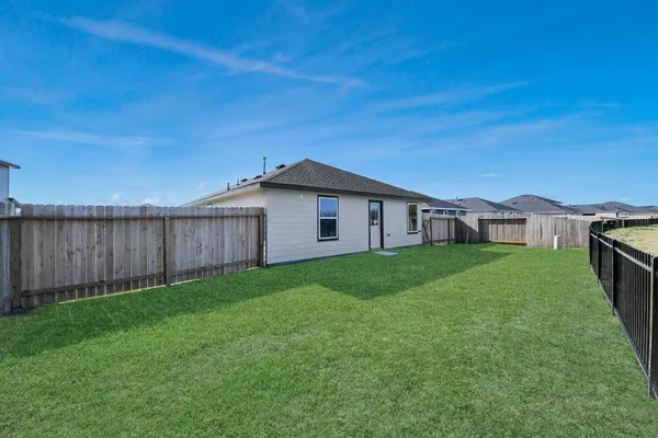 $2,400 | 1027 Bluegill Lane, Alvin, TX 77511