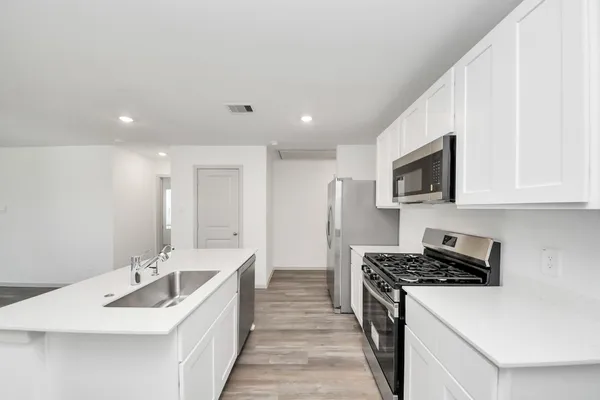 $2,400 | 1027 Bluegill Lane, Alvin, TX 77511