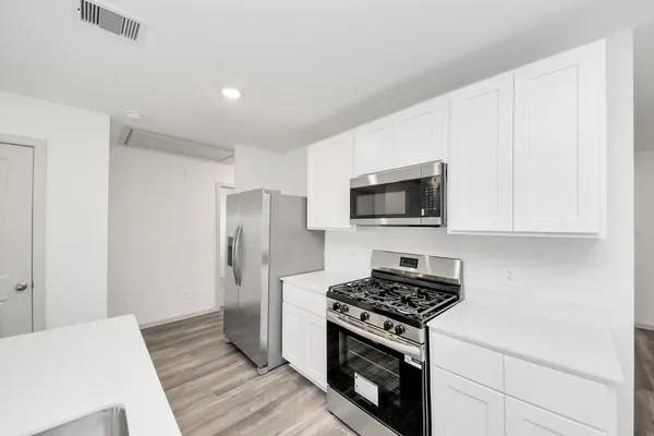 $2,400 | 1027 Bluegill Lane, Alvin, TX 77511