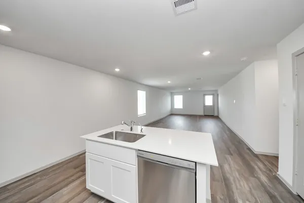 $2,400 | 1027 Bluegill Lane, Alvin, TX 77511