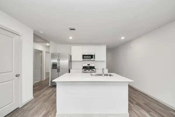 $2,400 | 1027 Bluegill Lane, Alvin, TX 77511