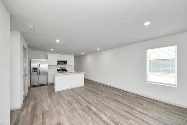 $2,400 | 1027 Bluegill Lane, Alvin, TX 77511