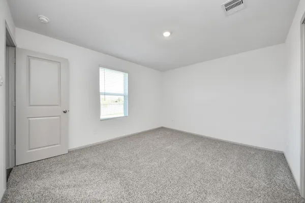 $2,400 | 1027 Bluegill Lane, Alvin, TX 77511