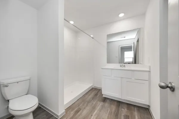 $2,400 | 1027 Bluegill Lane, Alvin, TX 77511