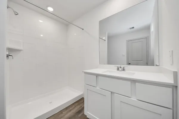 $2,400 | 1027 Bluegill Lane, Alvin, TX 77511