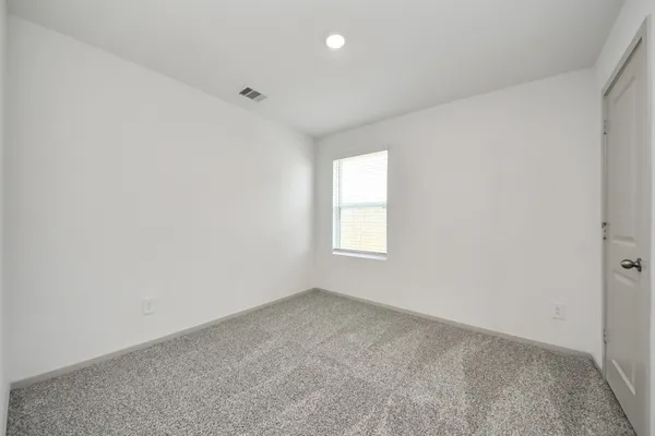 $2,400 | 1027 Bluegill Lane, Alvin, TX 77511