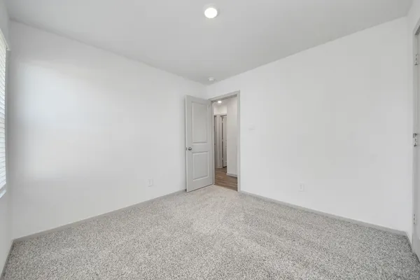 $2,400 | 1027 Bluegill Lane, Alvin, TX 77511