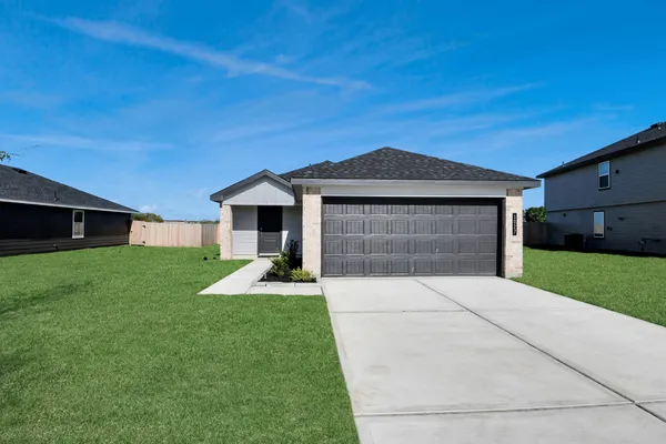 $2,400 | 1027 Bluegill Lane, Alvin, TX 77511