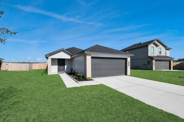 $2,400 | 1027 Bluegill Lane, Alvin, TX 77511