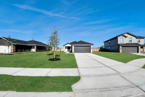 $2,400 | 1027 Bluegill Lane, Alvin, TX 77511