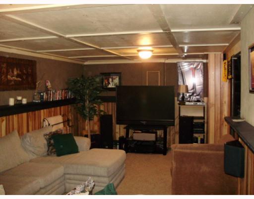 340 Partridge Run Road Gibsonia, PA 15044 - Photo 10 of 13 Den/Family/Great Room.