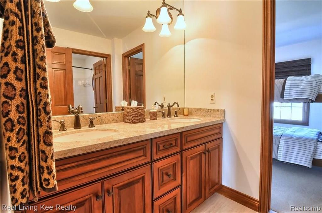1464 Highpoint Court Rochester, MI 48306 - Photo 27 of 43