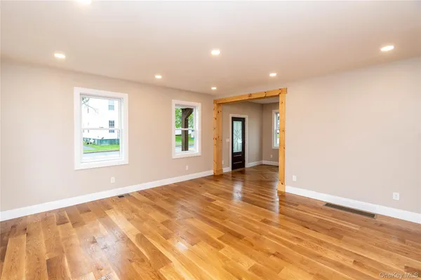 $3,950 | 4407 Albany Post Road, Hyde Park, NY 12538