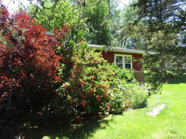 2476 South Fenton Road Holly, MI 48442 - Photo 3 of 59 IMG_6007.JPG