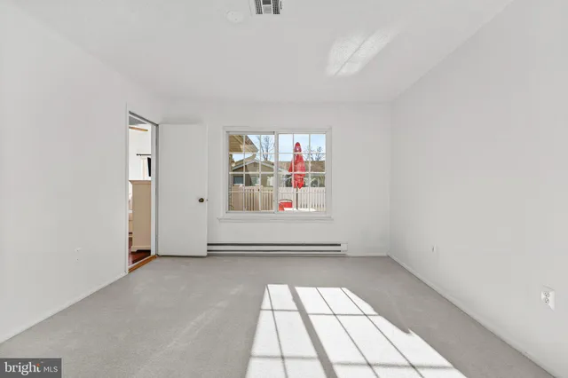 a view of utility room