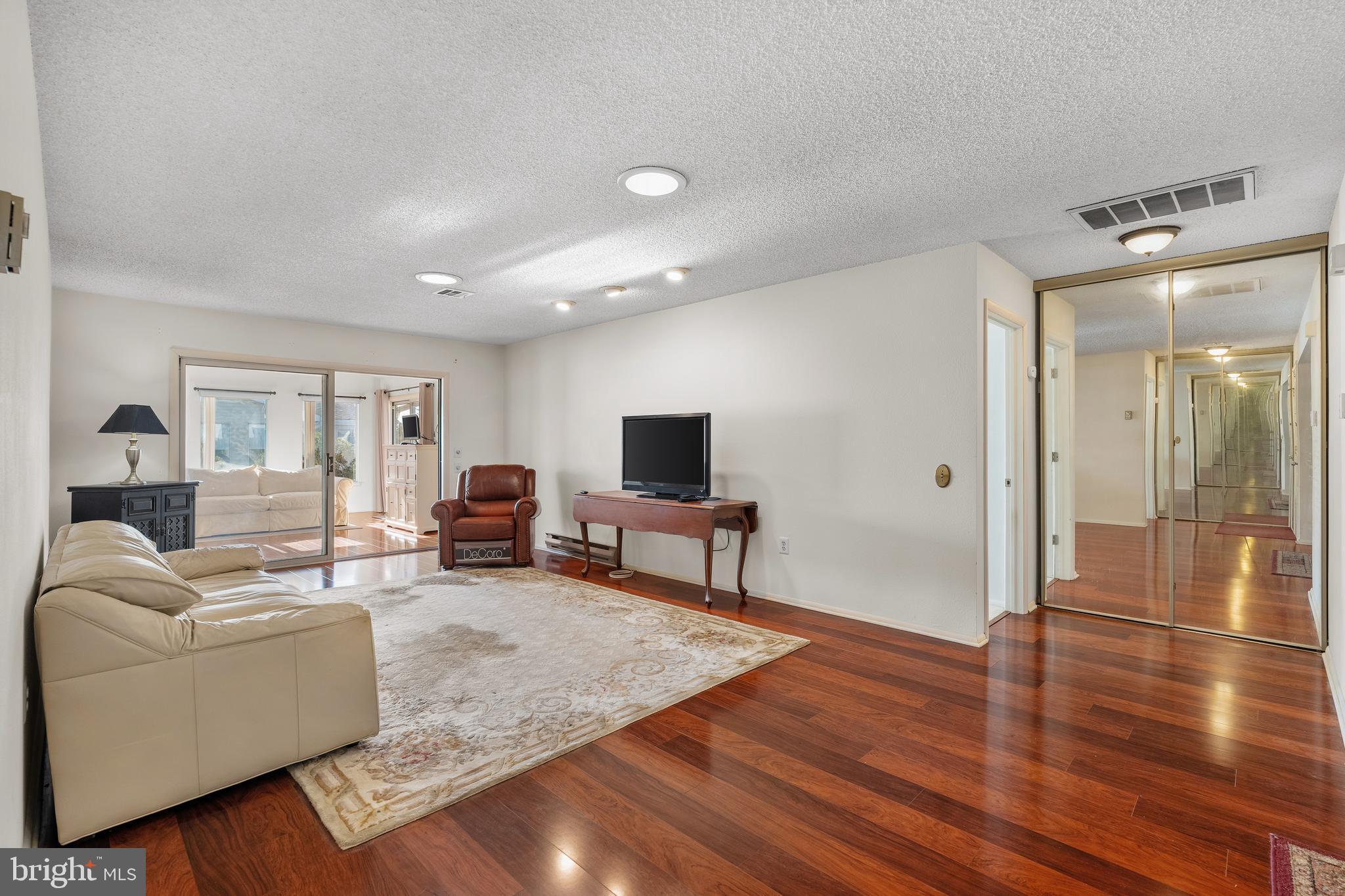 801B Pompton Road Monroe Township, NJ 08831 - Photo 9 of 32 Gallery Image 9