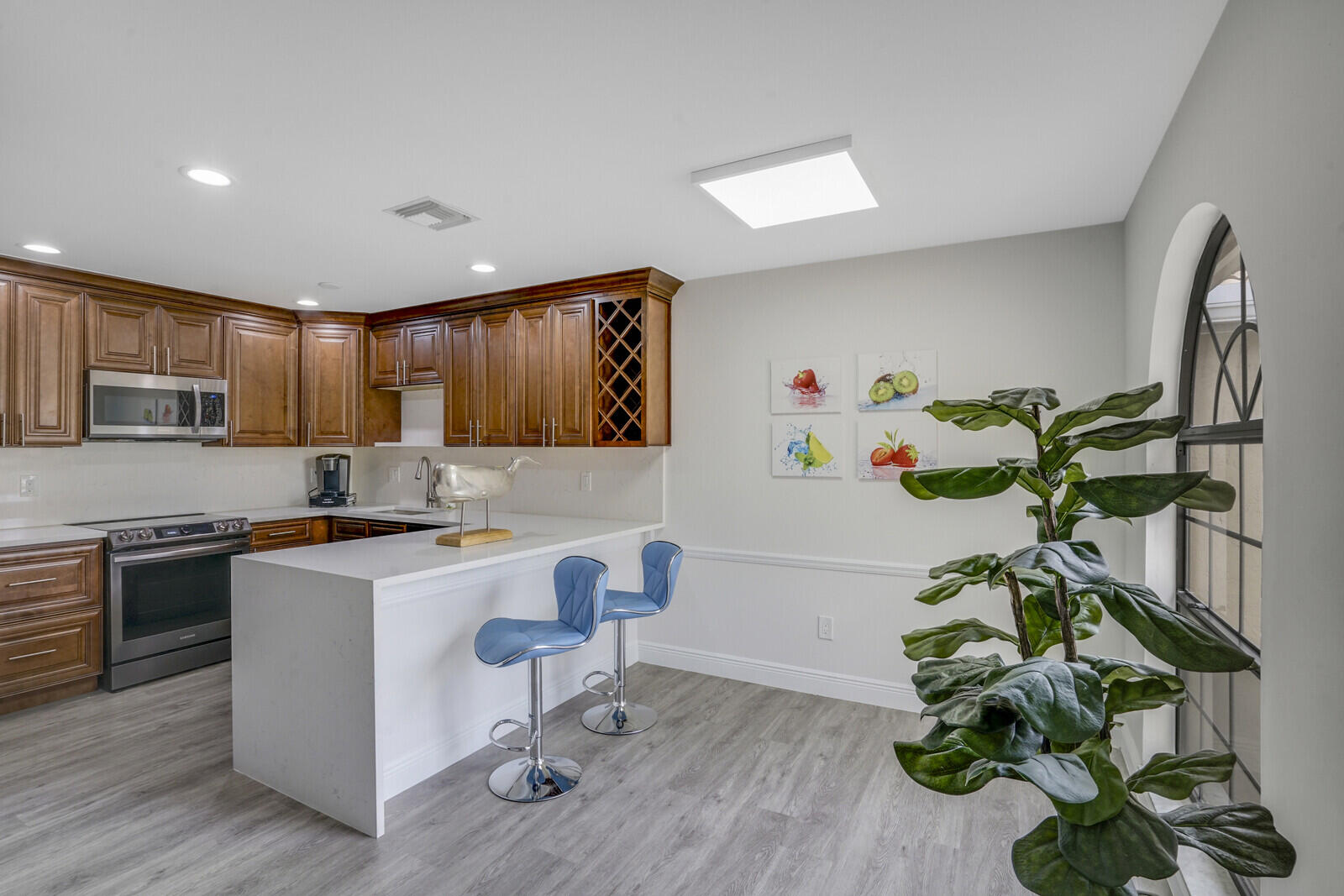 6675 Montego Bay Boulevard, Unit F Boca Raton, FL 33433 - Photo 16 of 33 KITCHEN W/ LARGE EAT IN AREA