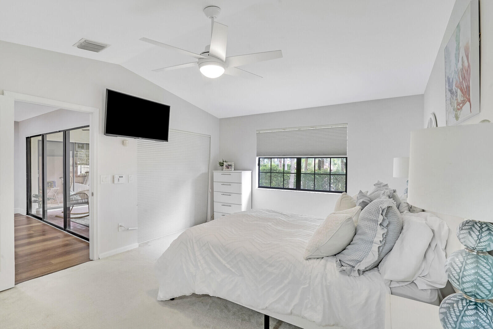 6675 Montego Bay Boulevard, Unit F Boca Raton, FL 33433 - Photo 19 of 33 PRIMARY BEDROOM