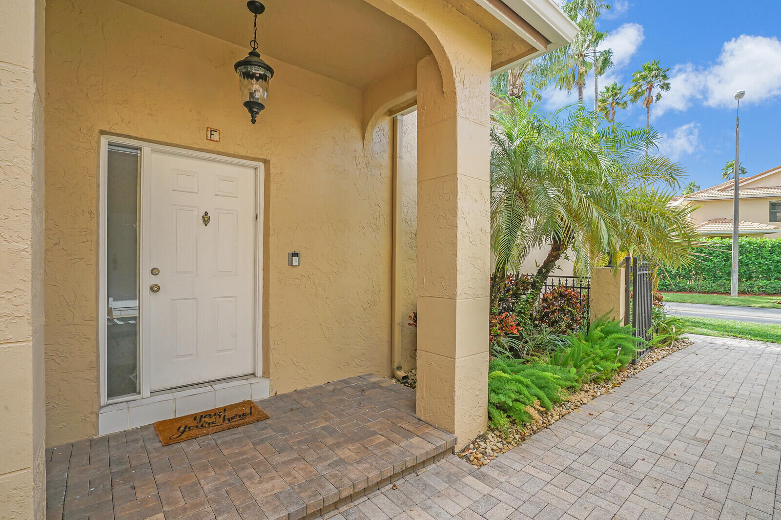 6675 Montego Bay Boulevard, Unit F Boca Raton, FL 33433 - Photo 4 of 33 FRONT DOOR TO HOUSE