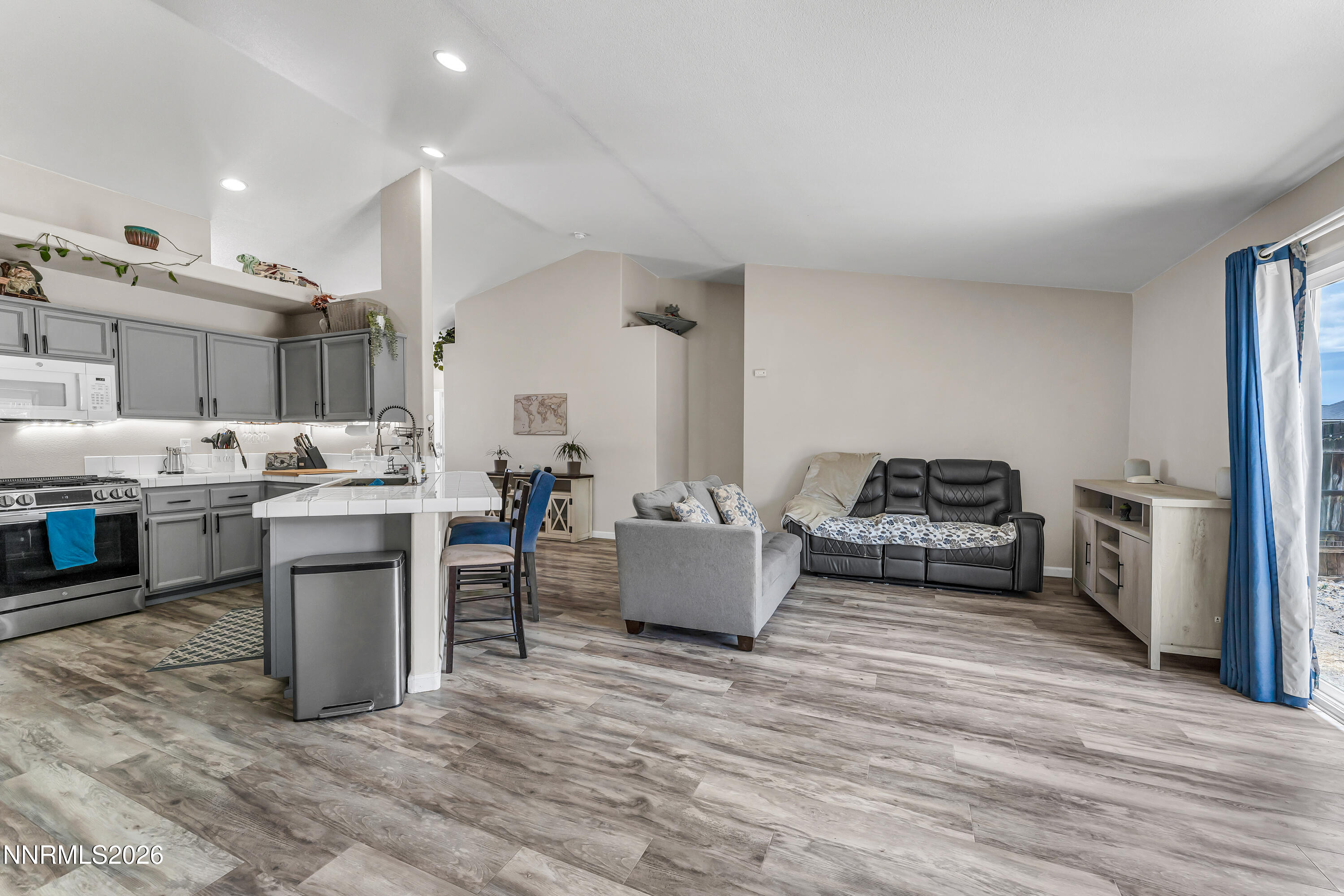 333 Emigrant Way Fernley, NV 89408 - Photo 10 of 33 11-333 Emigrant Wy Fernley NV 89408 (11