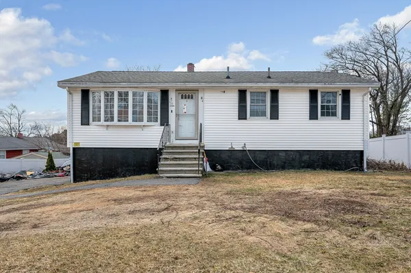 $399,900 | 14 New Caster Drive, Lowell, MA 01854