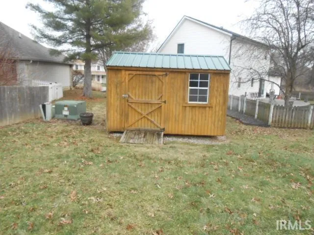 $2,200 | 3952 North Tulipwood Court, Bloomington, IN 47404