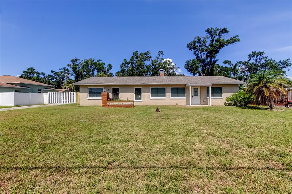 4412 Carlyle Road Tampa, FL 33615 - Photo 41 of 49 Front Yard