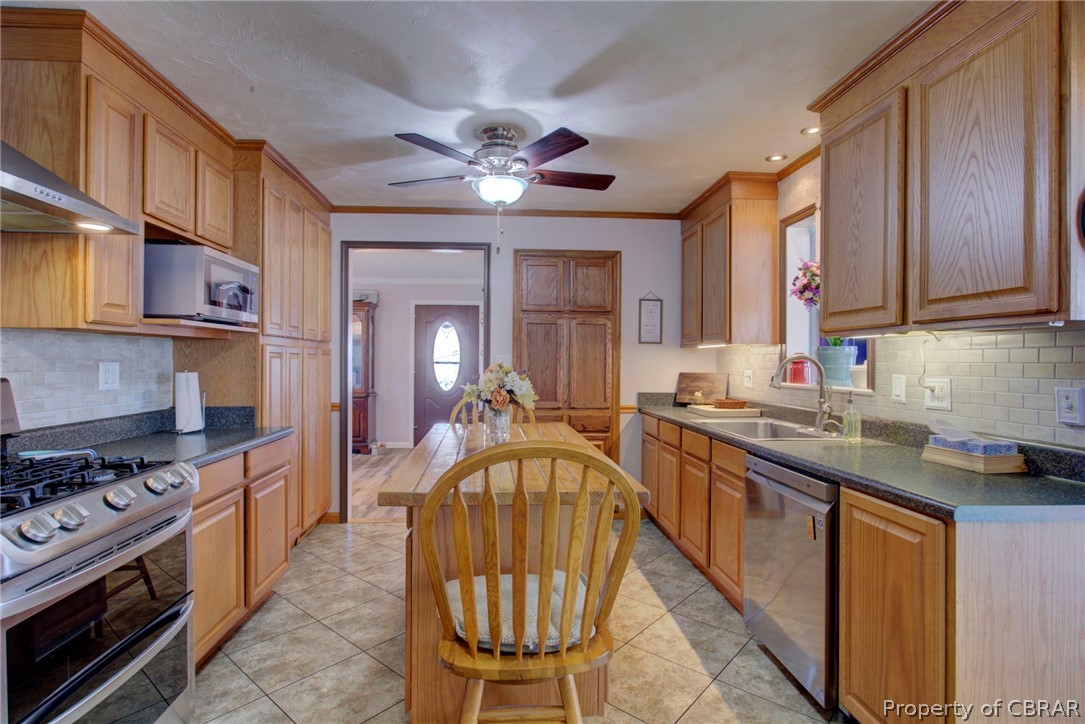 320 Evans Road Mathews, VA 23109 - Photo 5 of 33