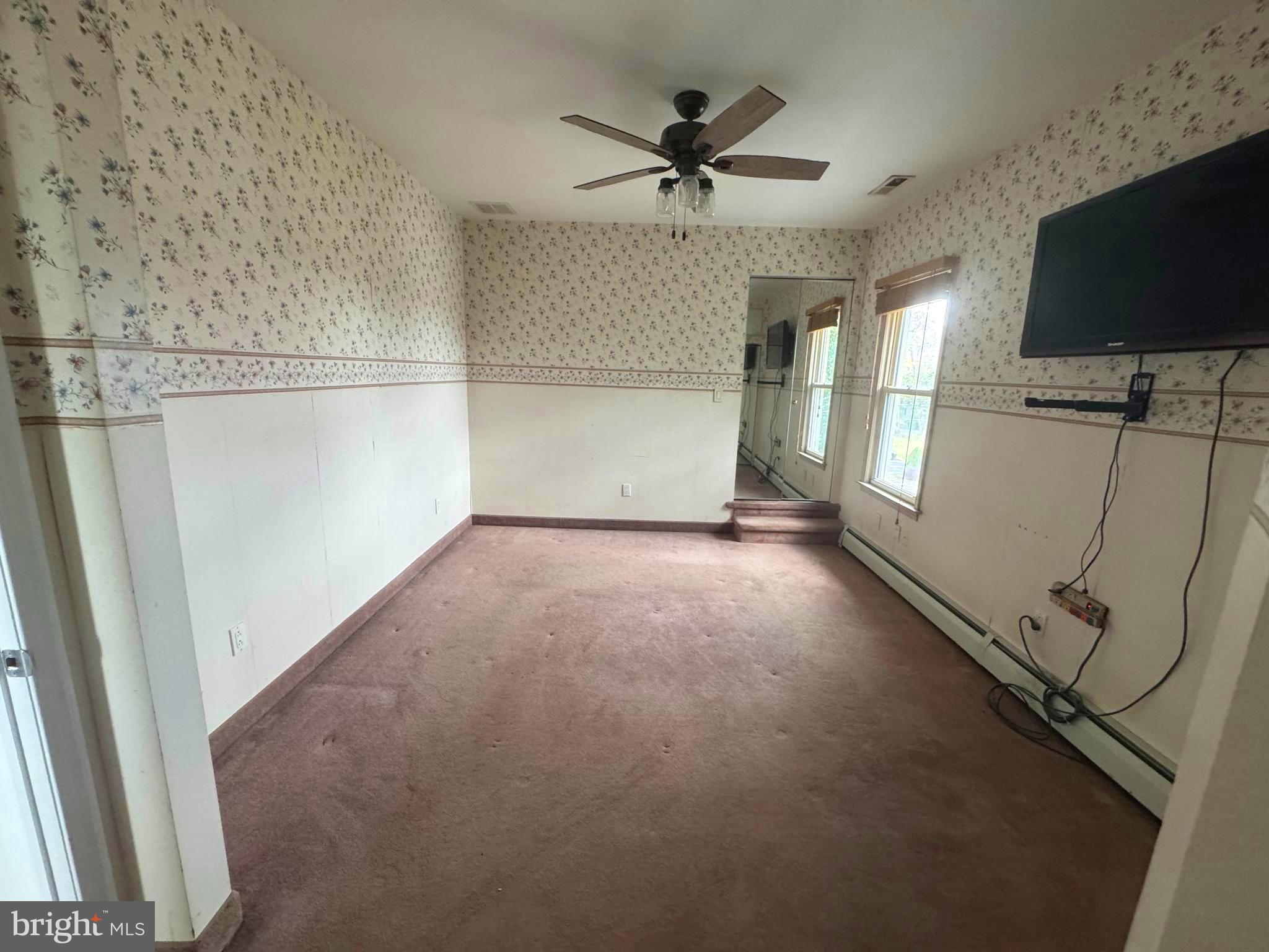 702 East Main Street Maple Shade, NJ 08052 - Photo 14 of 39 Primary Bedroom